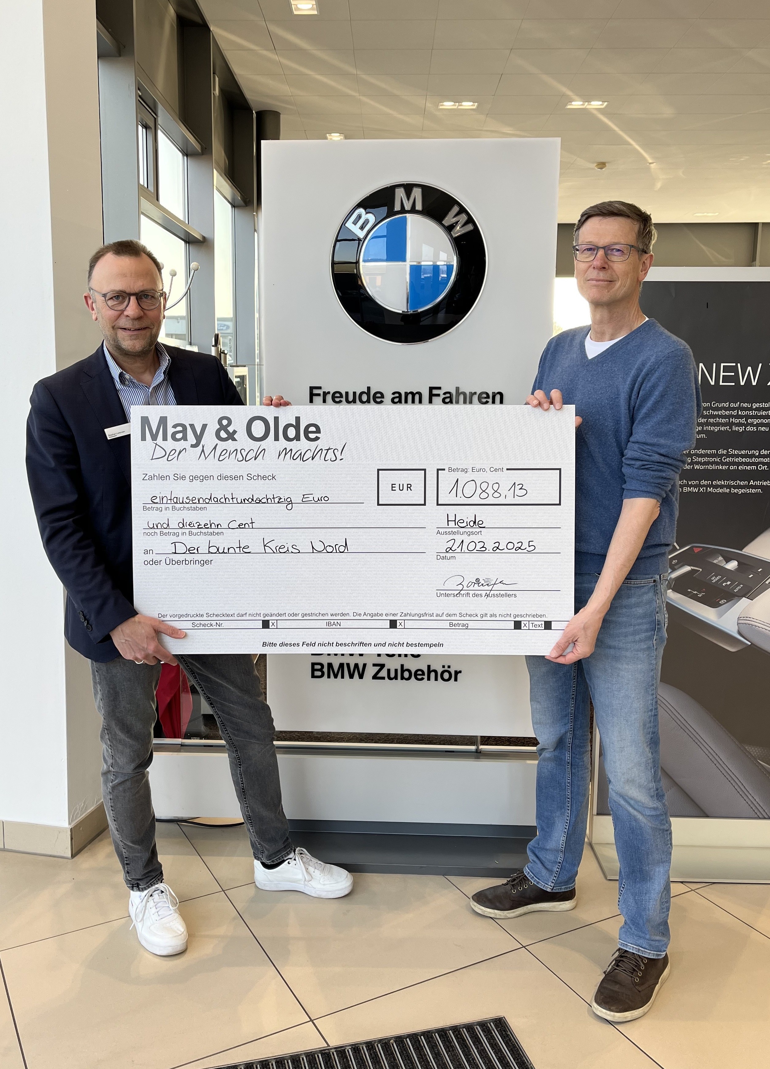 Spendenubergabe May Und Olde25